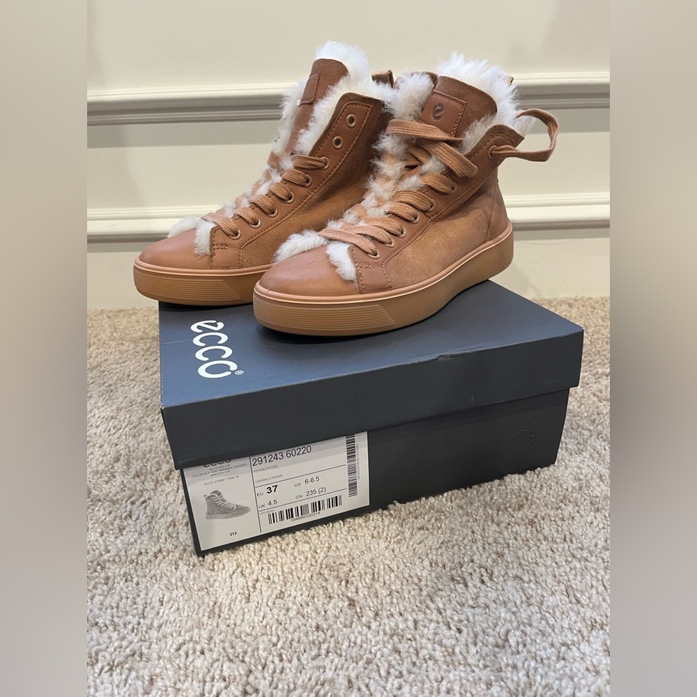 ECCO Street Tray Women’s Fleece-lined Ankle bootie